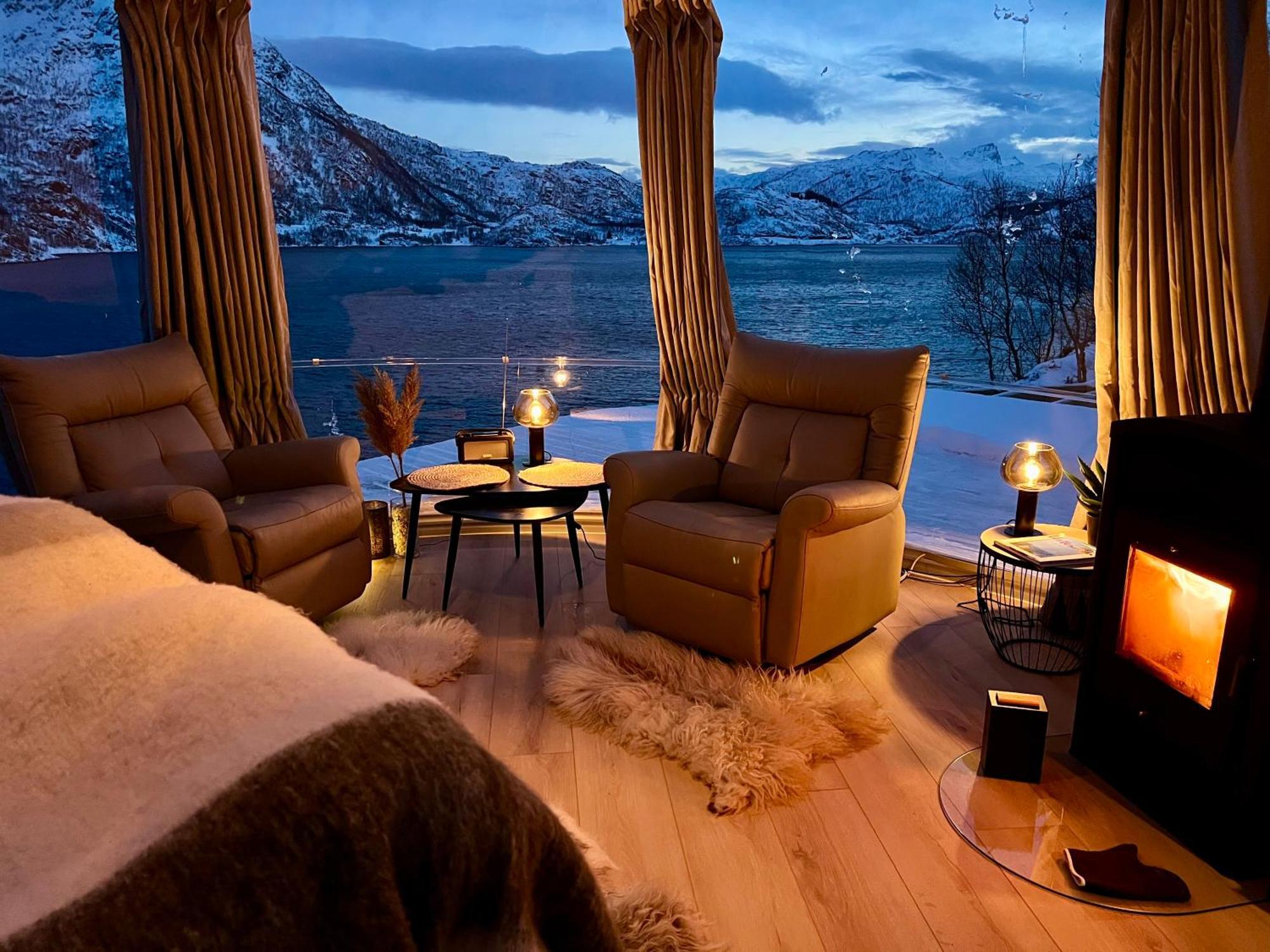 Lofoten Glampingdome Myrland 외부 사진